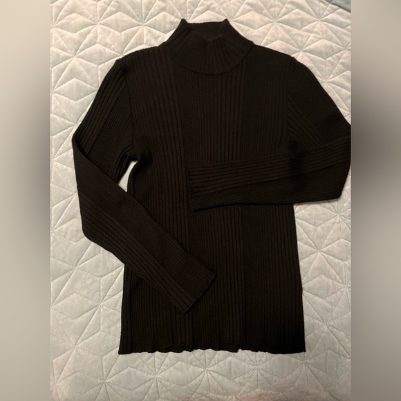 Dolce and Gabanna mock neck long sleeve - Picture 1 of 6